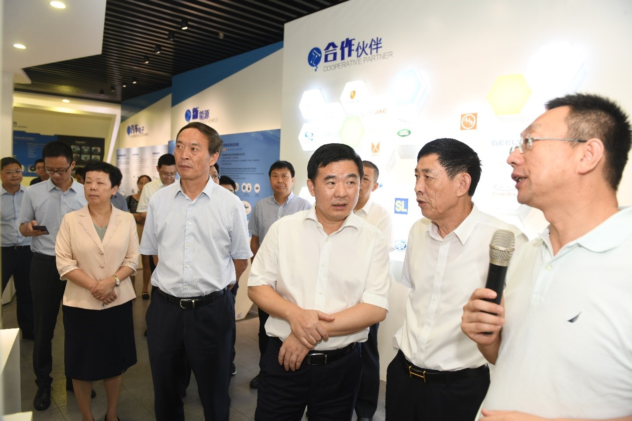 浙江省人力社保廳廳長(zhǎng)吳偉斌來圣龍集團(tuán)調(diào)研